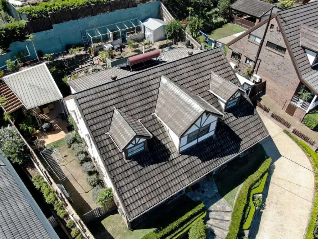 Roof replacement in Everton Hills before photo